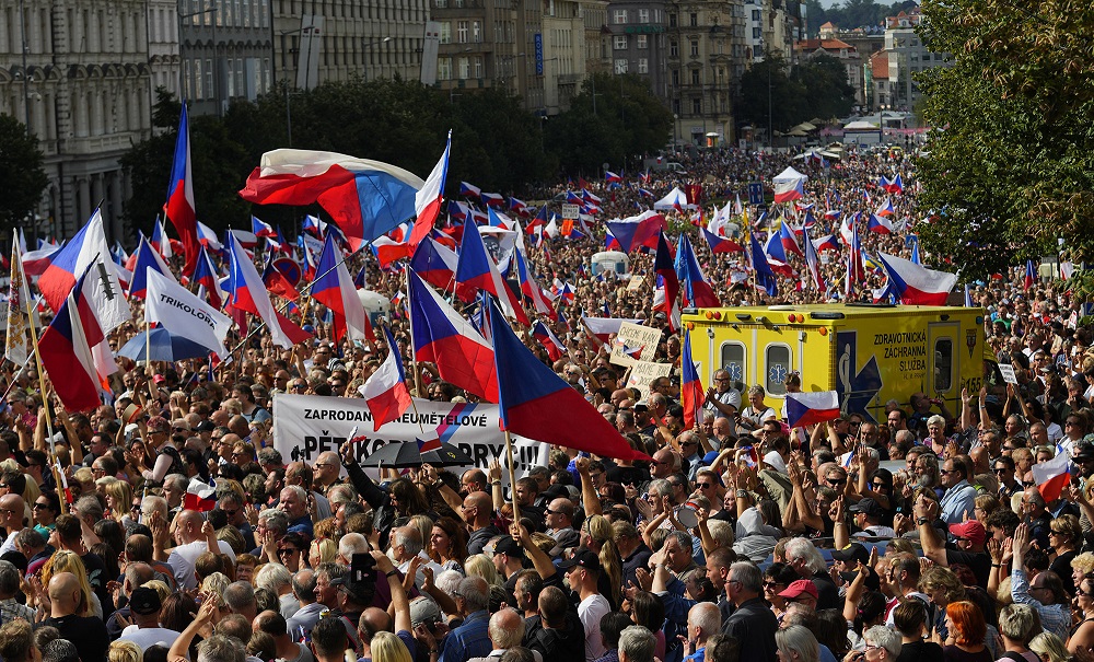 Protesta ne Ceki kunder inflacionit te larte dhe mbeshtetjes per Ukrainen